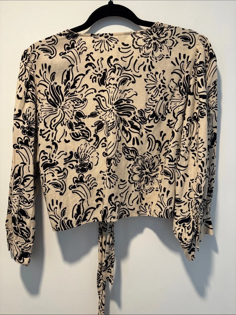 ZARA Cream and Black Floral Tie-Front Crop Blouse